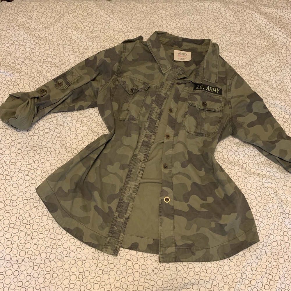 Military inspired camp jacket